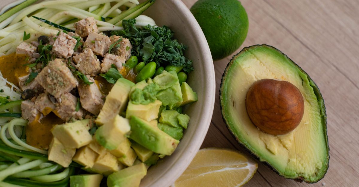 Bowl de légumes et tofu, alimentation anti-inflammatoire